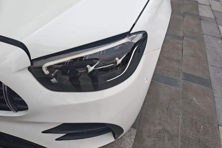 Used Mercedes-Benz E-Class 2021 E 260 Stylish Sports Edition Left Front Headlight