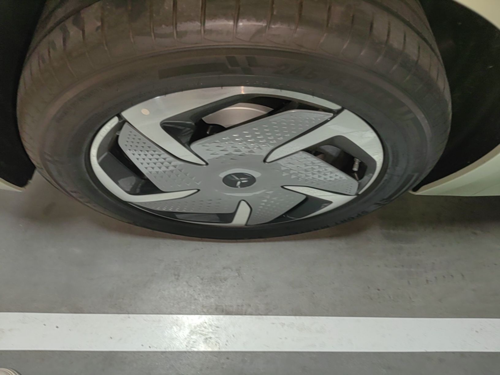 Hongqi EH7 2025 690 Smart Selection Edition — снимка 10