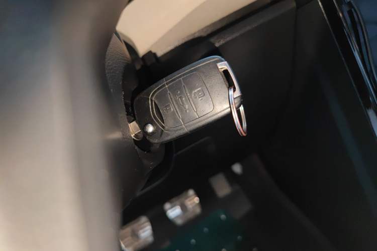 Used Wuling Zhengcheng 2021 1.5T Manual Luxury Commercial Vehicle Vehicle Key