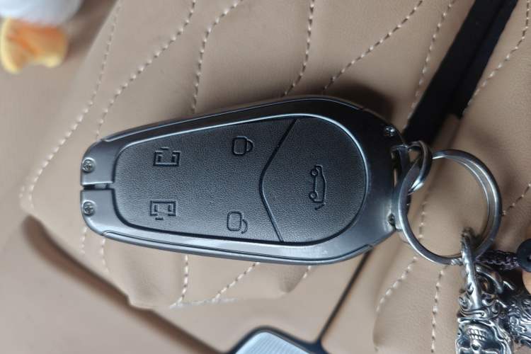 Used VOYAH Dream 2025 PHEV Four-Wheel Drive Prestige Kunpeng Edition Vehicle Key