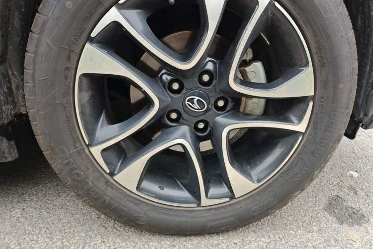 Used Soueast DX7 2018 1.5T Automatic Glory Edition Right Front Wheel Hub