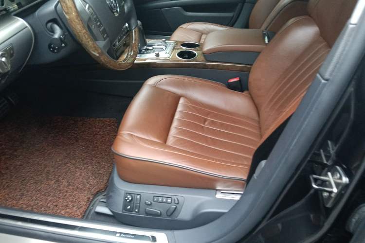 Used Volkswagen Phaeton 2012 3.0L Elite Custom Edition