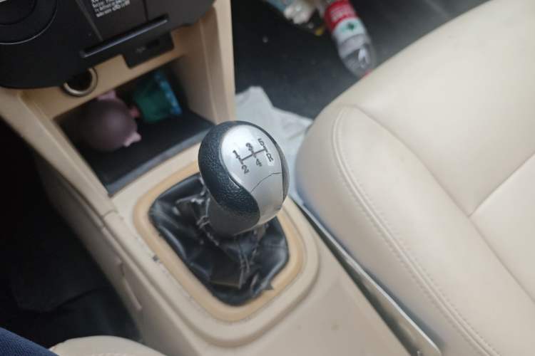 Used Chery Fengyun 2 2013 Hatchback 1.5L Manual Ruiyi Edition Gear Lever