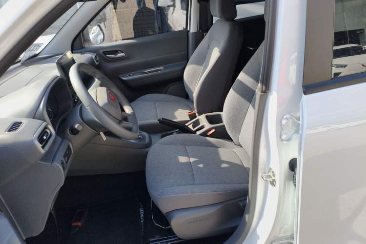 Used Wuling Hongguang New Energy 2025 Extended-Range Hybrid 50KM Comfort Version