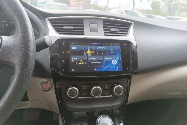 Used Nissan Sylphy 2019 1.6XV CVT Smart Connect Luxury Edition China VI Standard Audio And AC Panel