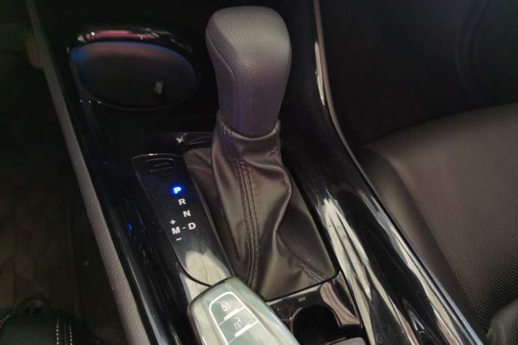 Used Toyota IZOA 2020 2.0L Enjoy Edition