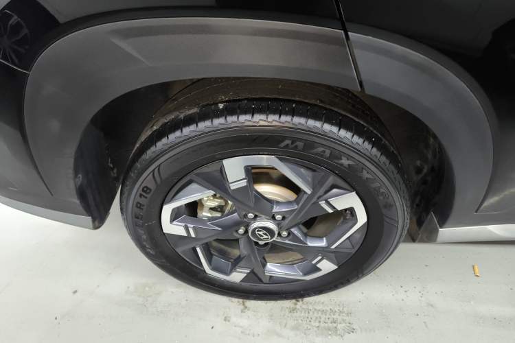 Used Hyundai ix35 2023 Musso 2.0L Deluxe Edition DLX Right Rear Wheel Hub