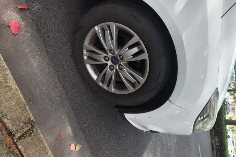 Used Ford Focus 2012 Hatchback 1.6L Manual Comfort Model

