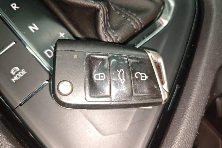 Used Volkswagen Tharu 2019 280TSI Two-Wheel Drive Luxury Version China VI Standard
