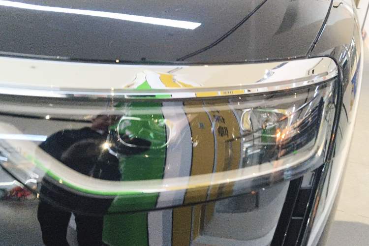 Used Hima AITO M8 2025 Extended-Range Ultra Version 53.4 kWh 6-Seater Edition
