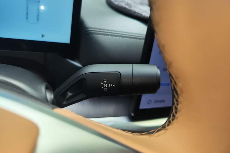 Used Geely Galaxy A7 2025 Model EM-i 70km Luxury Edition Gear Lever