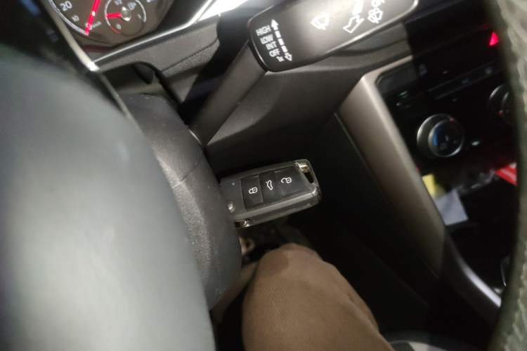 Used Volkswagen T-ROC 2020 230TSI DSG Two-Wheel Drive Advanced Version