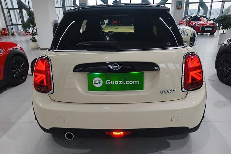 Used MINI 2021 1.5T COOPER Classic Edition Rear