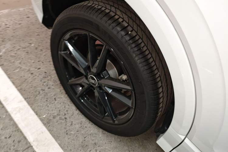 Used Audi Q2L 2023 35TFSI Progressive Dynamic Edition
