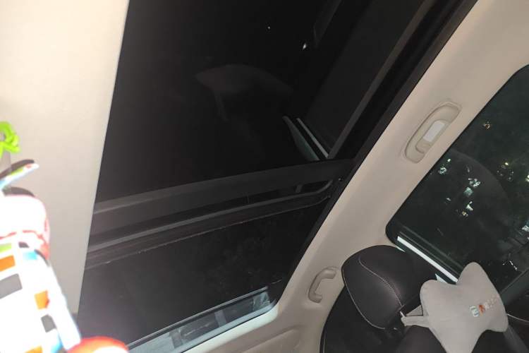 Used Roewe RX5 New Energy 2017 eRX5 50T Hybrid Connected Prestige Flagship Edition
