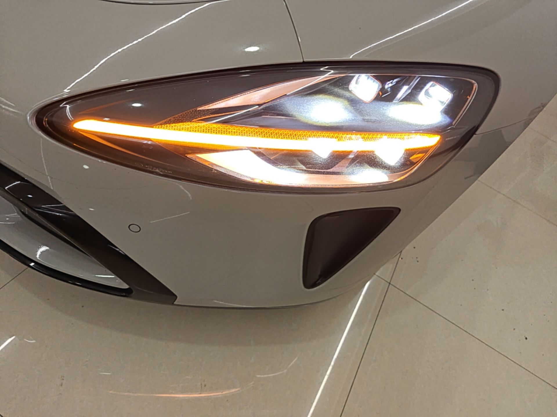 Xiaomi Auto SU7 2024 Four-Wheel Drive Ultra-Long Range Advanced Intelligent Driving Max Edition — снимка 8