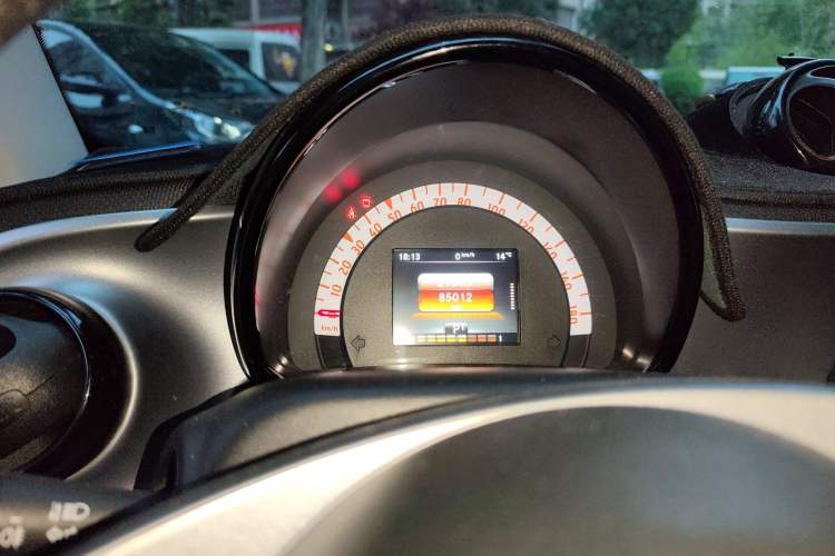 Used smart fortwo 2015 1.0L 52 kW Hardtop Passion Edition Instrument Cluster