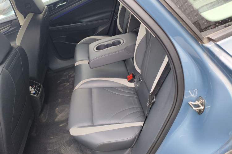 Used Volkswagen ID.7 VIZZION 2024 PRO Model Left Rear Seat