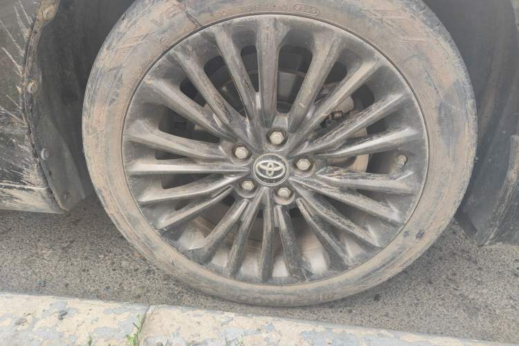 Used Toyota Avalon 2019 2.0L XLE Premium Edition China VI Exterior 4