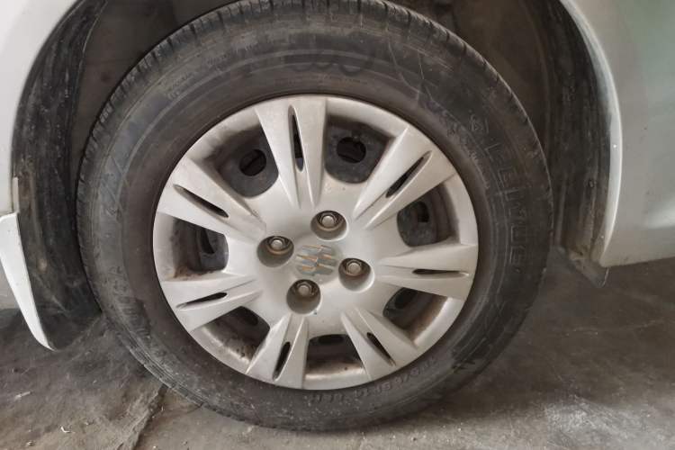 Used Everus S1 2012 1.3L Manual Comfort Edition Right Front Wheel Hub