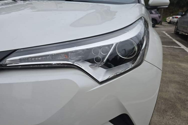 Used Toyota IZOA 2018 2.0L Yichi Version China VI Standard