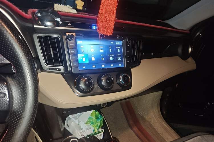 Used Toyota RAV4 2013 2.0L CVT Two-Wheel Drive Urban Edition