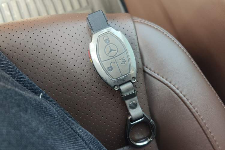 Used Mercedes-Benz Vito 2021 2.0T Business Version 7 Seats Vehicle Key