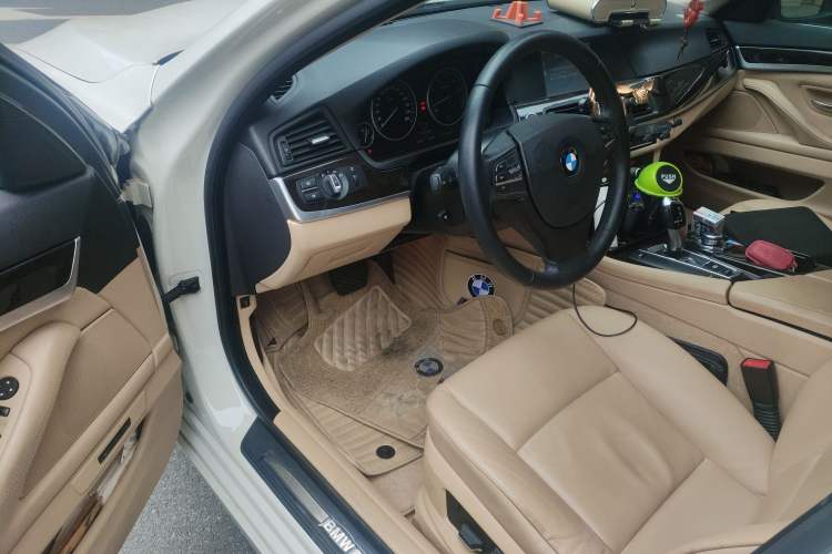 Used BMW 5 Series 2011 523i Leading Model
