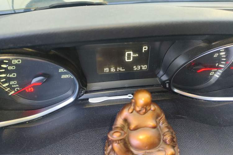 Used Peugeot 308S 2015 1.2T Automatic Jingchi Edition Odometer Close Up