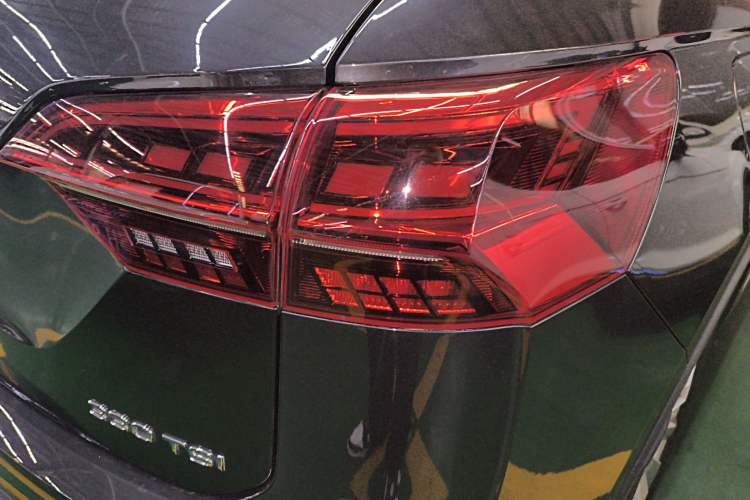 Used Volkswagen Tayron 2020 330TSI Two-Wheel Drive Luxury Smart Connectivity Version Right Rear Taillight