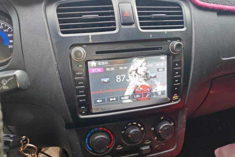 Used Dongfeng Fengon 330 2014 1.5L Manual Standard Edition DK15-02 Audio And AC Panel