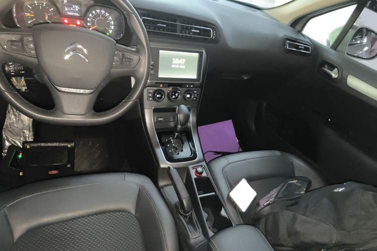 Used Citroen C4 Sega 2016 1.2THP Automatic Luxury Model Gear Lever