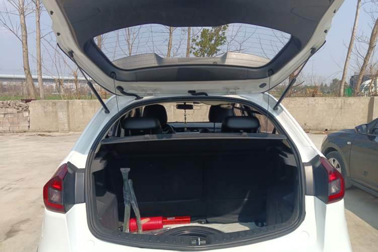 Used Geely Auto Vision X3 2019 Upgraded Model 1.5L CVT Elite Version Trunk