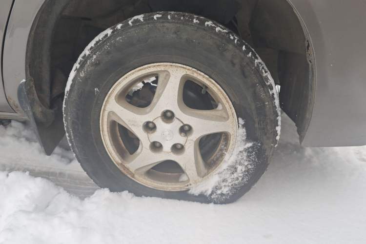 Used FORTHING Lingzhi 2013 M3 1.6L 7-Seater Luxury Model
