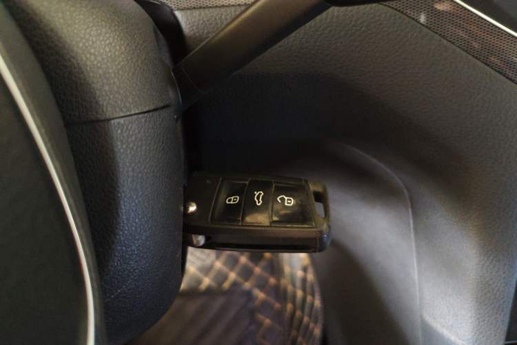 Used Volkswagen Golf Sportsvan 2018 230TSI Automatic Trend Edition Interior 1