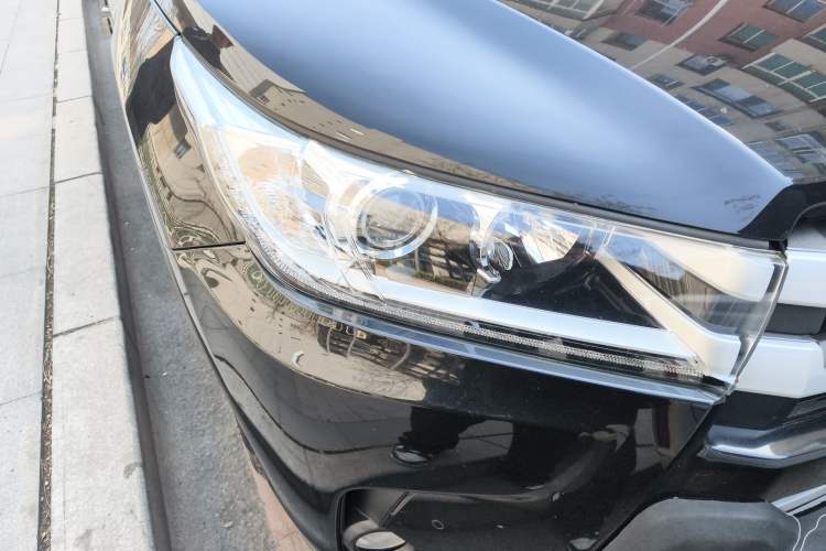 Used Toyota Highlander 2018 2.0T Four-Wheel Drive Luxury Edition 7 Seats China V Emission Standard
