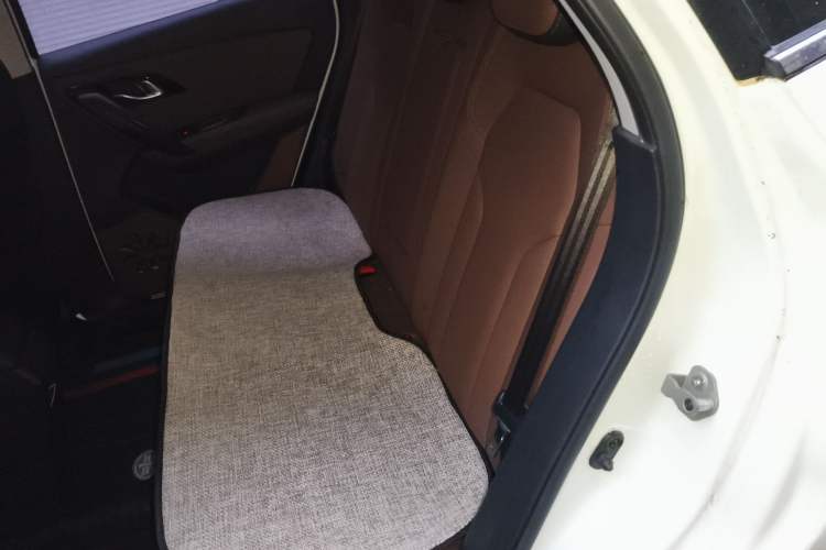 Used FAW Senya R7 2016 1.6L Manual Luxury Version Left Rear Seat