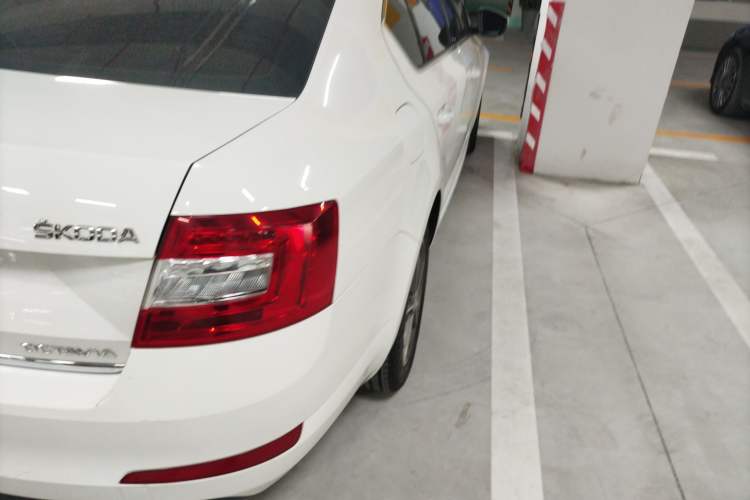 Used Skoda Octavia 2016 1.6L Manual Smart Drive Version