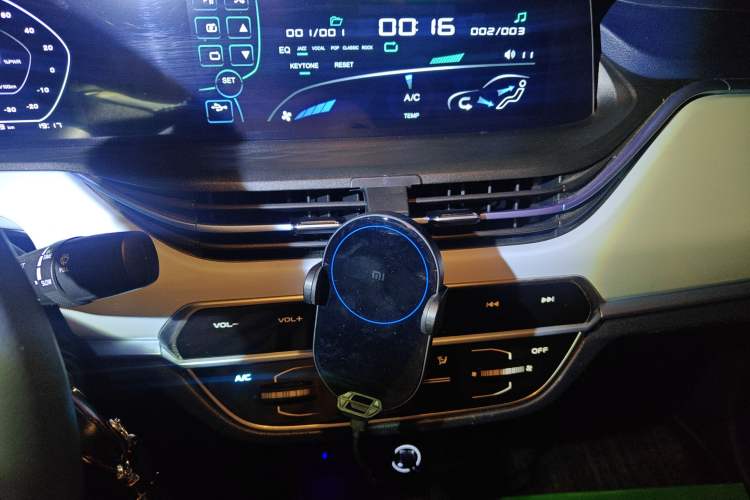 Used CHANGAN OSHAN Benni E-Star 2022 Qingxin Edition Colorful Model Lithium Iron Phosphate
