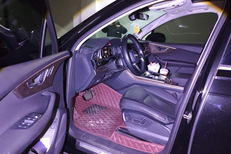 Used Audi Q7 2021 45 TFSI quattro S line Sport model