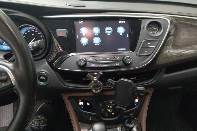 Used Buick Envision 2017 28T Four-Wheel Drive Elite Model Audio And AC Panel