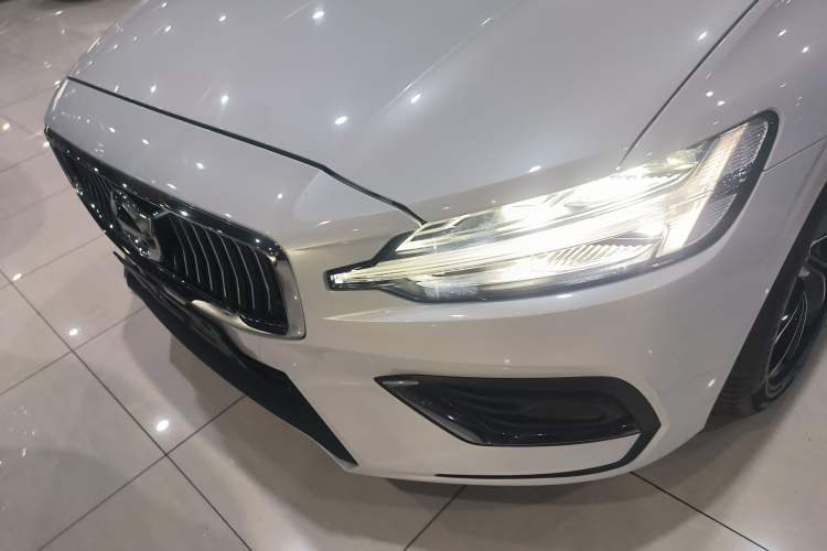 Used Volvo V60 2020 T4 Zhiyi Luxury Edition
