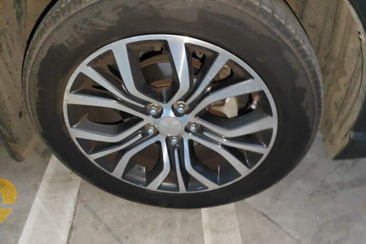 Used Mitsubishi Outlander 2017 2.0L Two-Wheel Drive Glory Edition 5 Seats