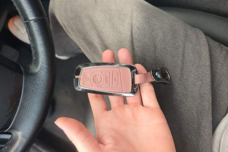 Used BMW 5 Series 2014 525Li Leading Model
