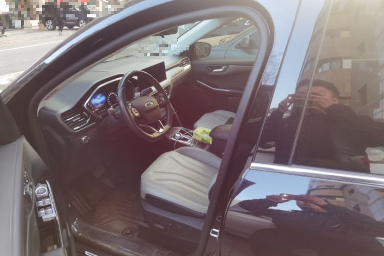 Used Ford Escape 2020 EcoBoost 245 Four-Wheel Drive Titanium Edition Left Front Seat