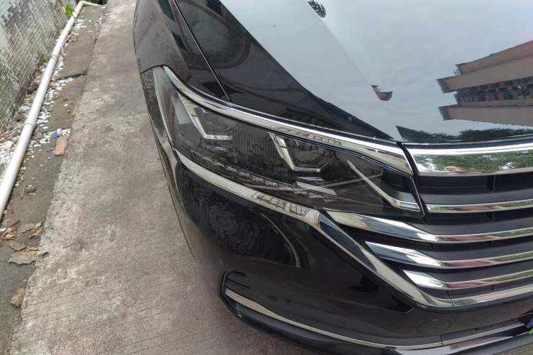 Used Volkswagen Viloran 2022 380TSI Luxury Edition
