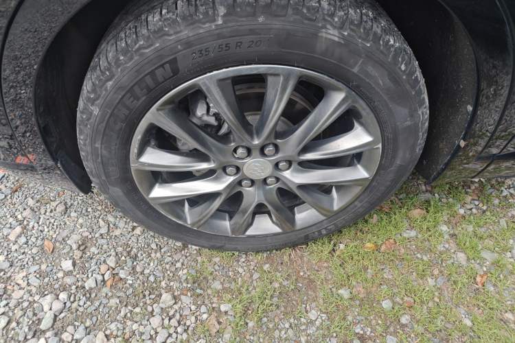 Used Buick Enclave 2022 652T Two-Wheel-Drive Prestige 7-Seater Left Front Wheel Hub