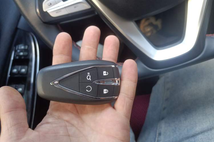 Used CHANGAN OSHAN X7 2020 1.5T Automatic Luxury Version Vehicle Key