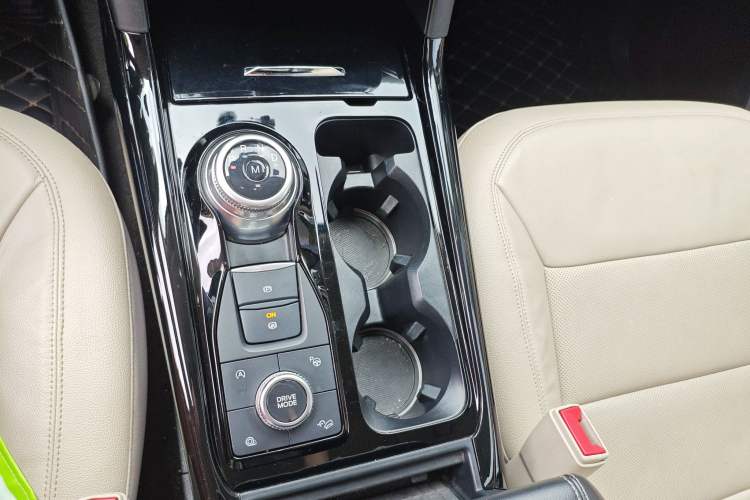 Used Ford Explorer 2020 EcoBoost 285 4x4 Titanium Edition 6 Seats
