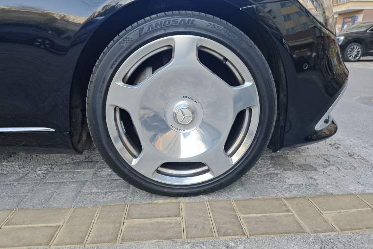 Used Mercedes-Benz Maybach S-Class 2019 S 450 4MATIC Right Front Wheel Hub